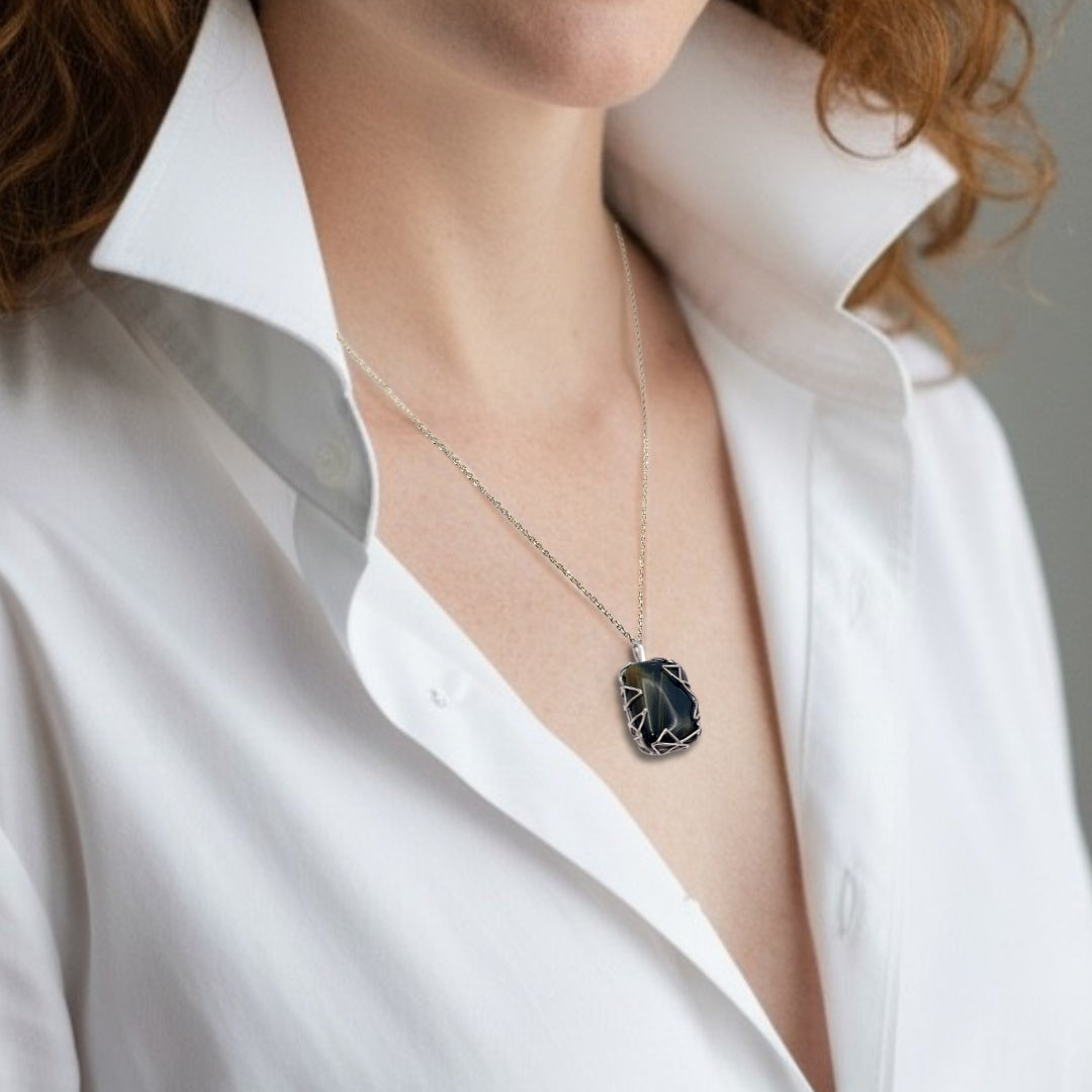 Hugger Pendant
