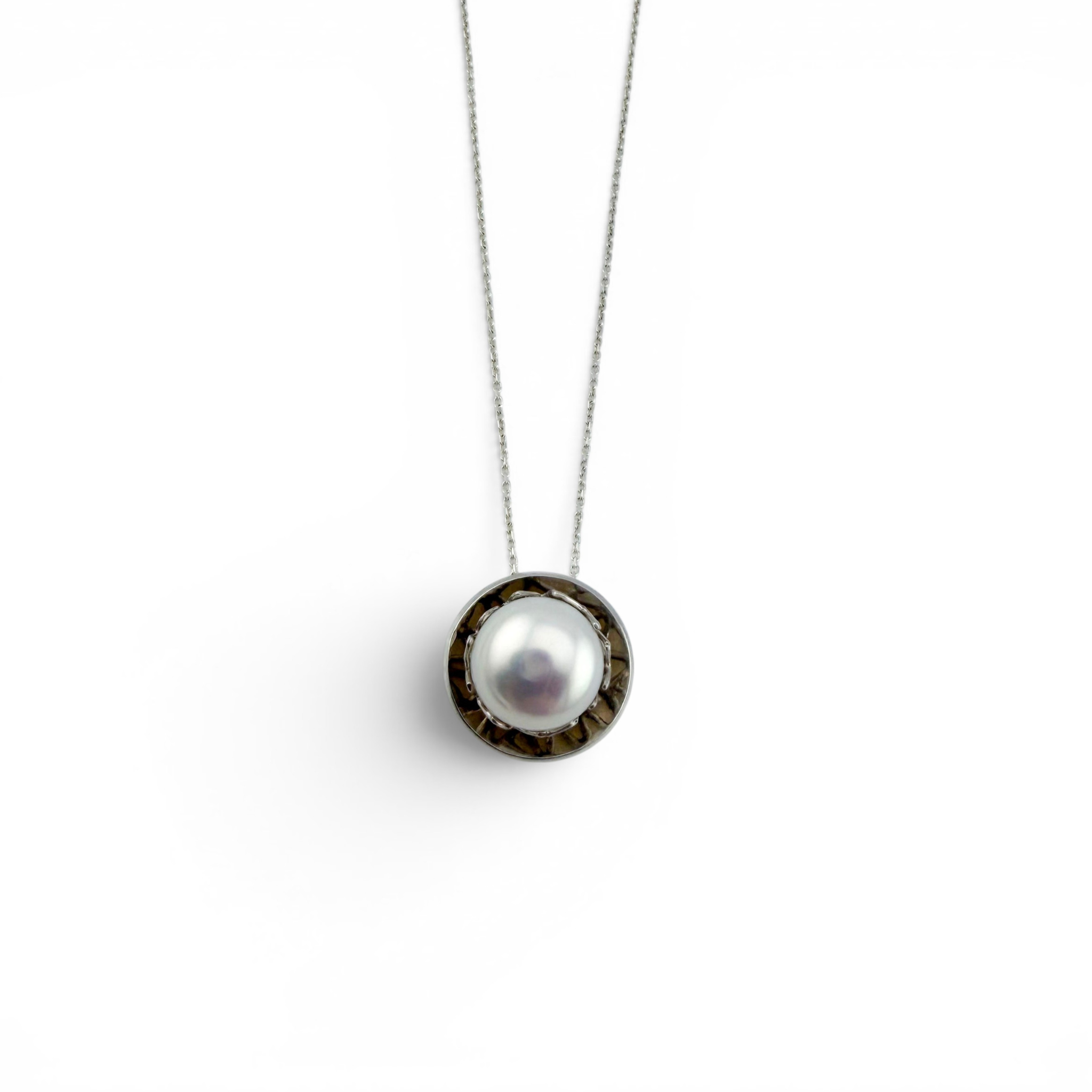 Contemporary Pearl Necklace