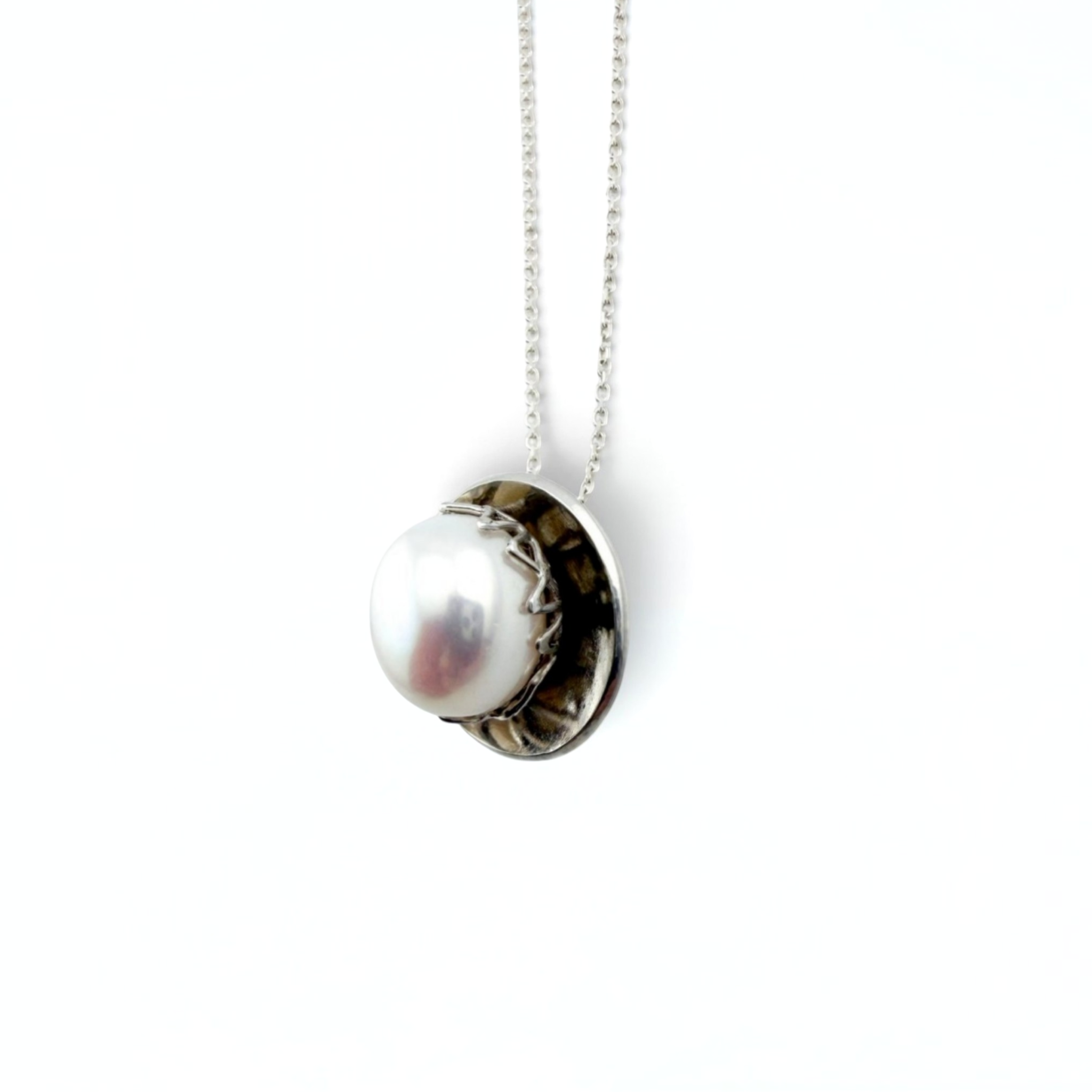 Contemporary Pearl Necklace